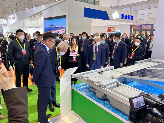 领导参观亚博YABO展位