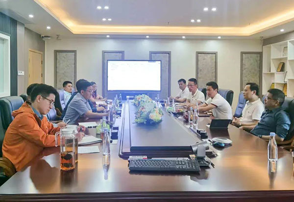 集美区副区长曾胜军莅临亚博YABO指导工作