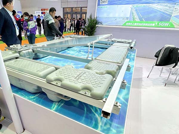 亚博YABO济南展水上光伏系统