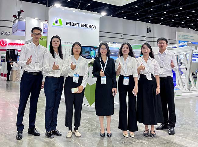 亚博YABO泰国展员工合影